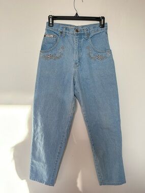 Vintage Jessica Embroidered Floral Light Wash High Waist Mom Jeans